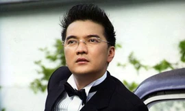 ‘Thợ cắt tóc’ Đàm Vĩnh Hưng đông khách chiều cuối năm