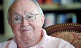 Ông Theodore VanKirk, người sống sót cuối cùng trong phi đội thả bom nguyên tử xuống Hiroshima qua đời ở tuổi 93