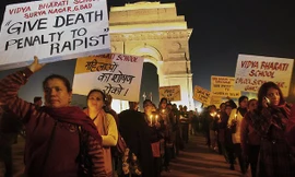 Một cuộc biểu tình yêu cầu trừng phạt đích đáng kẻ hiếp dâm và bảo vệ phụ nữ, trẻ em gái ở Ấn Độ