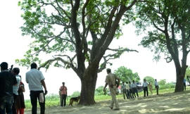 Hiện trường nơi xác 2 thiếu nữ được tìm thấy.