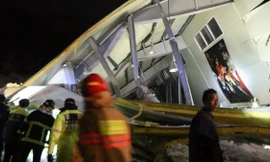 Hiện trường vụ sập trần nhà ở Hàn Quốc hôm 17/2