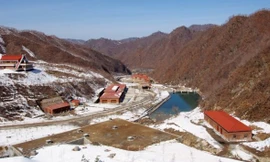 Khu trượt tuyết nhìn từ trên cao