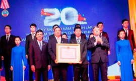 MobiFone tại TPHCM đón nhận Huân chương Độc lập 