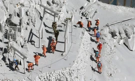 Lực lượng cứu hộ tại núi lửa Ontake