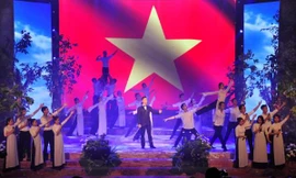 Chương trình nghệ thuật “Những đóa hoa bất tử” đã diễn ra trang trọng và mang lại nhiều xúc động.