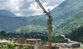 Nhà máy thuỷ điện Bản Hồ đang được xây dựng không phép có tổng mức đầu tư gần 400 tỷ đồng.