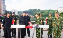  Chỉ huy trưởng tuần tra hai Bên ký kết biên bản tổng kết tuần tra liên hợp. 