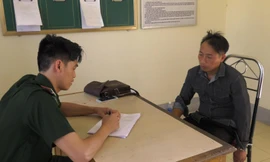 Cơ quan chức năng lấy lời khai đối tượng Hảng Seo Chín.