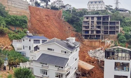 Ngôi nhà bị xô nghiêng