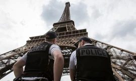 Khu vực tháp Eiffel ở thủ đô Paris của Pháp. (Ảnh: AP)