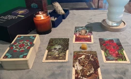 Nhộn nhịp 'bói đề' trước giờ thi 