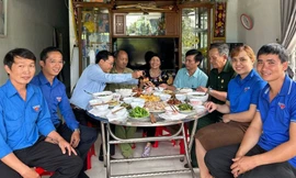 'Bữa cơm tri ân' ấm áp nghĩa tình 