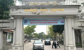 Hiệu trưởng, giáo viên chủ nhiệm Trường THPT chuyên Đại học Vinh nhận tin nhắn đe dọa