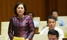 Hôm nay, dự kiến đại biểu Quốc hội sẽ thực hiện hoạt động chất vấn vào một số lĩnh vực trong đó có Tài chính - Ngân hàng. Trong ảnh là Thống đốc Ngân hàng Nguyễn Thị Hồng tại nghị trường. Ảnh: Như Ý 