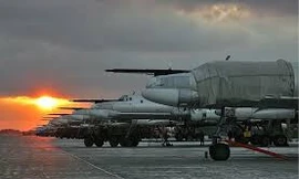 10 máy bay ném bom Tu-95MS của Nga xuất kích