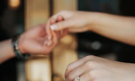 Lời thì thầm trong những cuộc yêu 