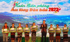 Thường trực Ban Bí thư Võ Văn Thưởng dự chương trình 'Xuân Biên phòng ấm lòng dân bản' tại TT-Huế