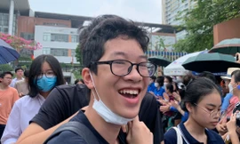 Nụ cười ‘được mùa’ sau bài thi môn Toán, liệu có ‘cơn mưa’ điểm 10?