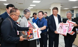 Liên đoàn các Nhà báo Thái Lan thăm và làm việc tại báo Tiền Phong