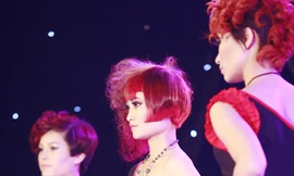 Người đẹp 'khoe' tóc trong 'đêm sắc màu giáng sinh'