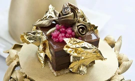 Chiếc bánh làm bằng vàng, kim cương giá 44.000 USD