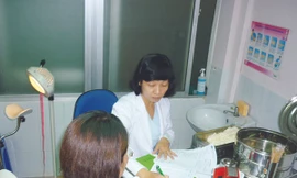 Rối loạn sức khỏe tình dục ở phụ nữ ngày càng tăng nhưng hầu như chị em vẫn âm thầm chịu đựng thay vì tìm đến bác sĩ để được điều trị. Ảnh: L.N