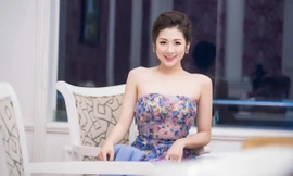 Á hậu Tú Anh khoe vai trần quyến rũ với váy hoa