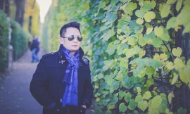 Bằng Kiều khoe vẻ lãng tử như 'soái ca' bên trời Tây