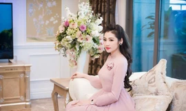 Á hậu Tú Anh đeo đồng hồ 500 triệu dự sự kiện