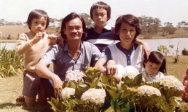 Bộ ảnh hiếm về gia đình nhạc sỹ Thanh Tùng