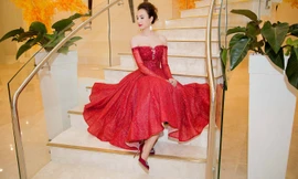 Ngọc Diễm mặc váy công chúa đỏ rực làm MC