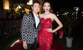 Ngọc Diễm vai trần quyến rũ bên MC Anh Tuấn