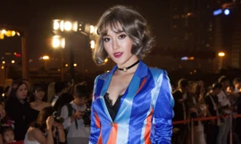 Á hậu Huyền My lạ lẫm với tóc giả và trang phục sặc sỡ trên thảm đỏ