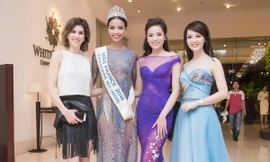 Hoa hậu Kỳ Duyên khoe sắc với váy tím mỏng manh