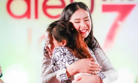 Ngọc Hân rơi nước mắt trước ước mơ của cô sinh viên nghèo