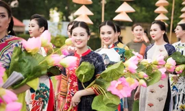 Dàn người đẹp HHVN 2016 diễu hành trên phố với áo dài