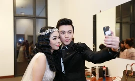 MC Phan Anh và Lệ Quyên trong hậu trường liveshow của cô.