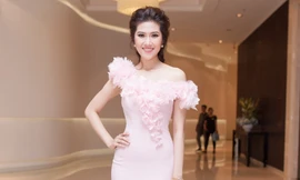 Siêu mẫu Thu Hằng quyến rũ với váy hồng pastel