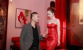 Quỳnh Nga khoe 'vòng một' bốc lửa bên Doãn Tuấn