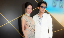 Vũ Ngọc Anh mặc xuyên thấu tình tứ bên người yêu