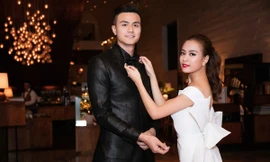 Hoàng Thùy Linh chăm sóc bạn trai siêu mẫu hết mực