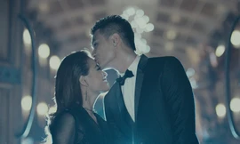 Hoàng Thùy Linh nóng bỏng, tình tứ bên bạn trai siêu mẫu trong MV mới