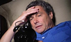 Lý giải chứng khó ngủ tuổi trung niên