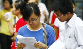 Theo GS Phạm Minh Hạc, nên giao việc thi tuyển sinh cho các trường. Ảnh : Hồng Vĩnh