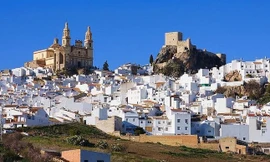 ‘Thị trấn trắng’ ở Tây Ban Nha