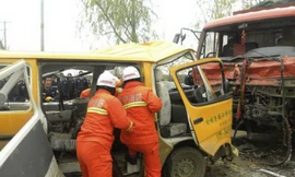 Trung Quốc: 17 học sinh mẫu giáo thiệt mạng vì tông xe
