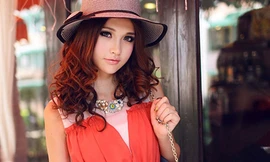 Sắc cam rực rỡ phố hè