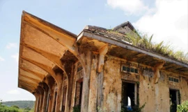Nhà ga bị bỏ hoang