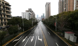 Cảnh hoang vắng khác thường ở Vũ Hán, Trung Quốc Ảnh: Reuters