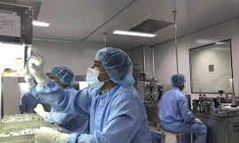 Trong nhà máy vắc-xin Incepta ở ngoại ô thủ đô Dhaka của Bangladesh. Ảnh: AP